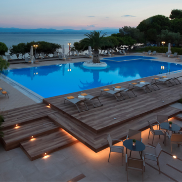 Negroponte Resort