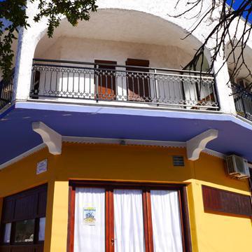 Captain’s Beach Apartments