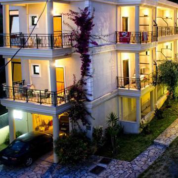 Loukas Hotel