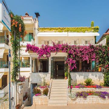 Loutra Beach hotel
