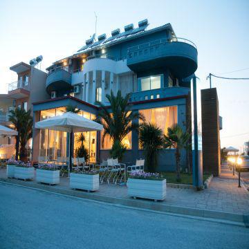 Yakinthos Hotel
