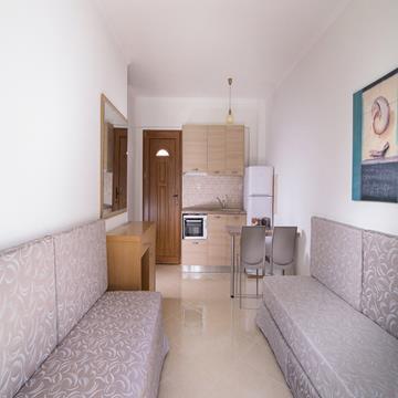 Apanemia Hotel