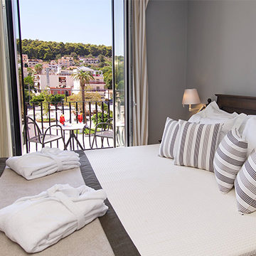 Aenos Hotel
