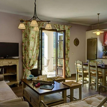 Adastra Luxury Suites