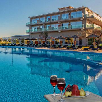 Ninos Laguna Holiday Resort